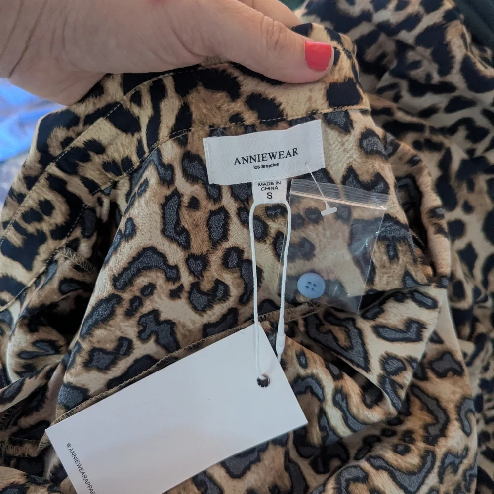 NEW Women's Anniewear Leopard Romper With Blue Lace Trim Small - Picture 7 of 7